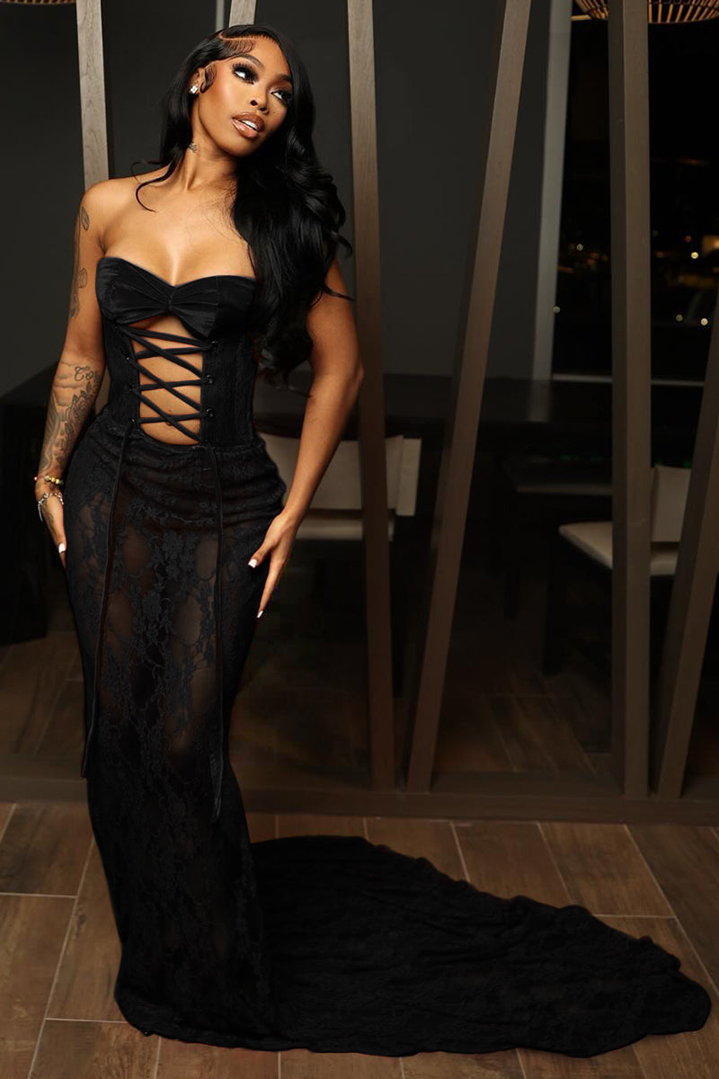 Cutout Front Lace Up Strapless Slim Fit Mermaid Hem Lace Maxi Dresses [In stock]