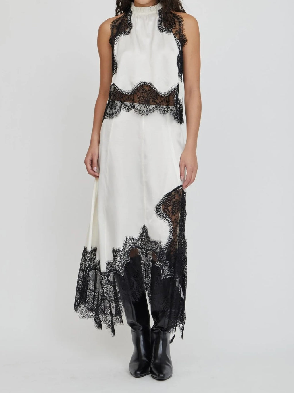 White And Black Contrast Lace Sleeveless Maxi Dress