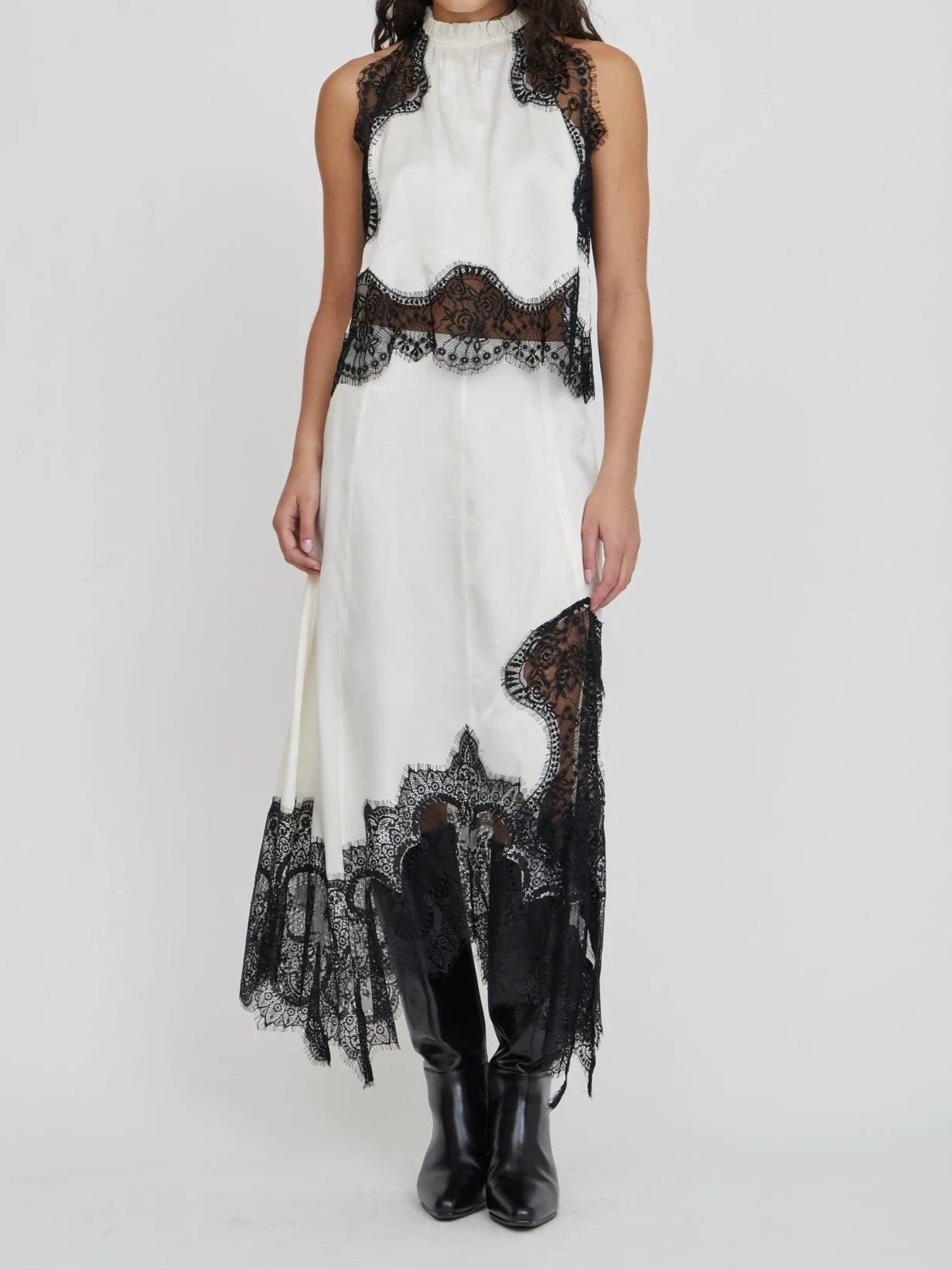 White And Black Contrast Lace Sleeveless Maxi Dress